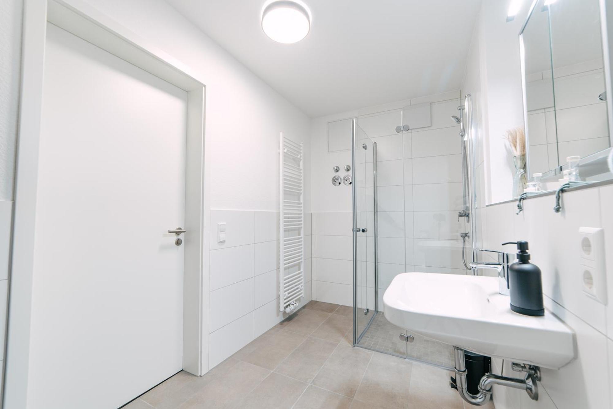 Zentrahome - Balkon Outlet Zentral Smarttv Business Metzingen  Exteriér fotografie